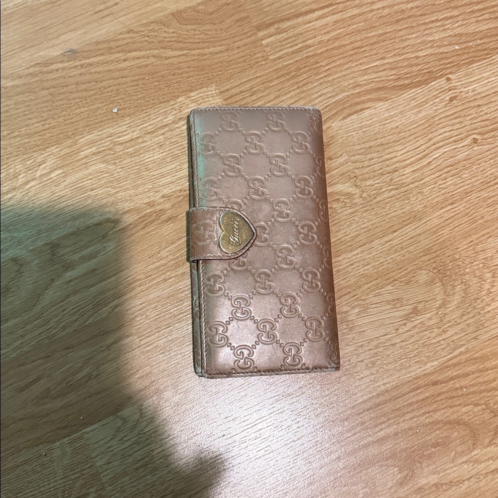 Gucci Guccissima Metallic Pink GG Gold Heart Gold Leather Long Wallet